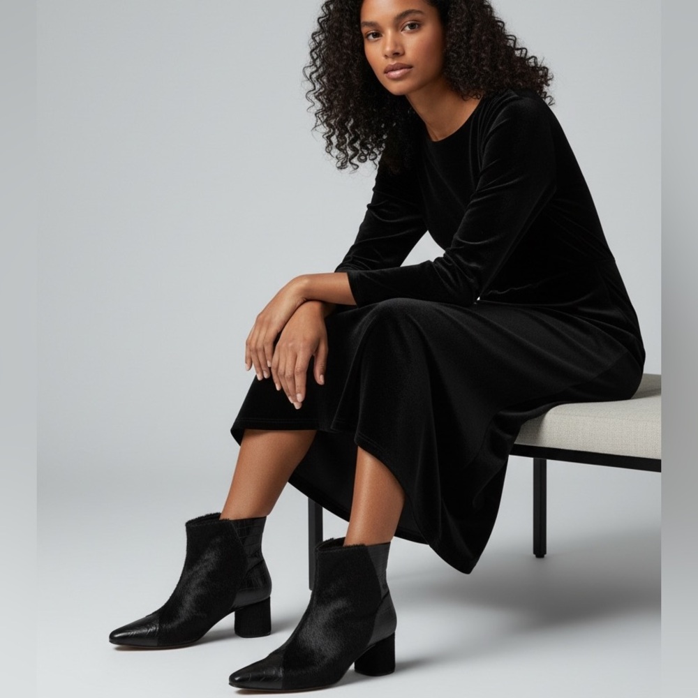 ZOU XOU Black Boot Combined texturized Boots. Size 7